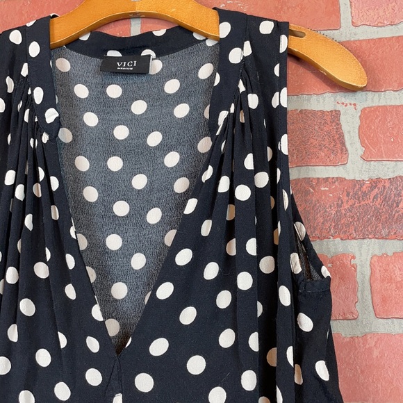 VICI Black and White Polka Dot Sleeveless V Neck Tank Blouse M - Picture 3 of 9